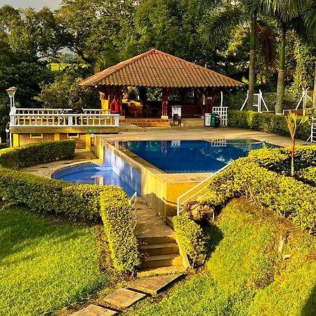 Hotel Casa Confort Санта-Роса-де-Кабаль Экстерьер фото