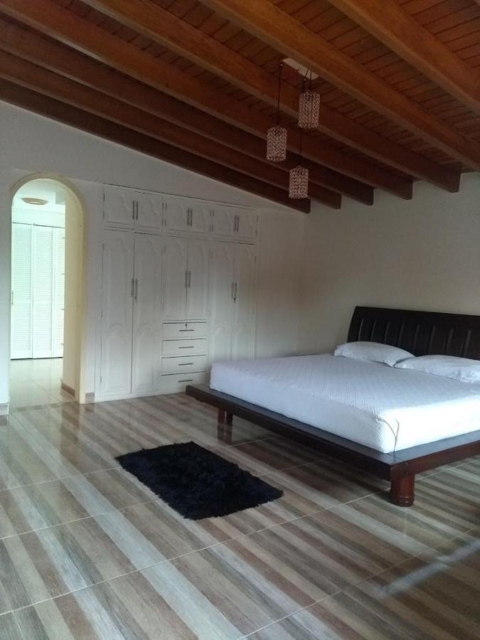 Hotel Casa Confort Санта-Роса-де-Кабаль Экстерьер фото