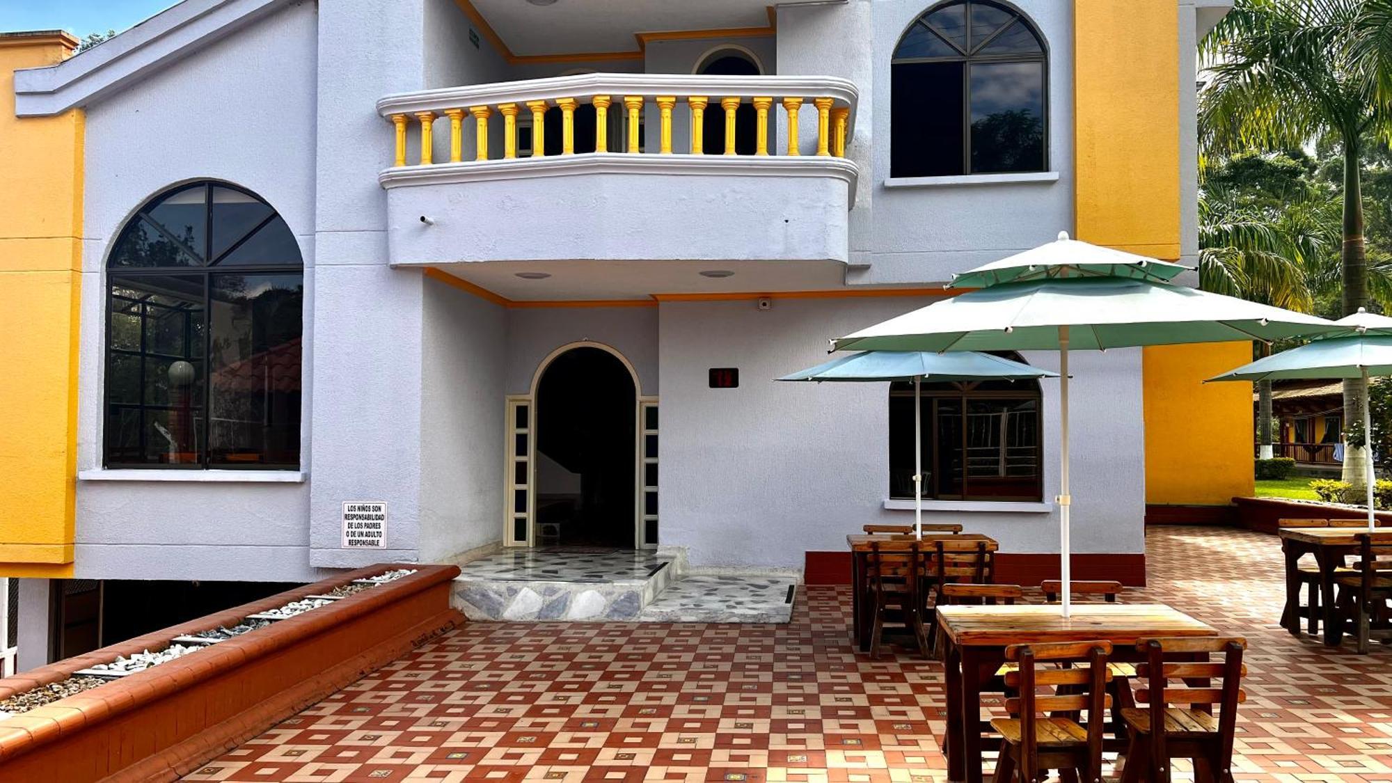 Hotel Casa Confort Санта-Роса-де-Кабаль Экстерьер фото